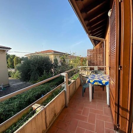 Family House With Free Parking, 450M From Beach Lazise Esterno foto