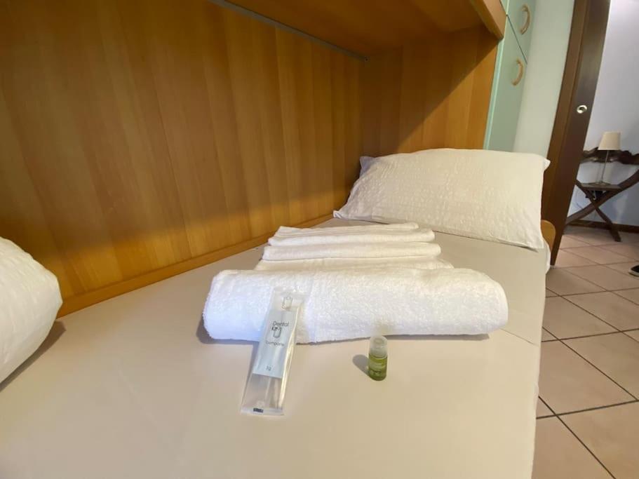 Family House With Free Parking, 450M From Beach Lazise Esterno foto